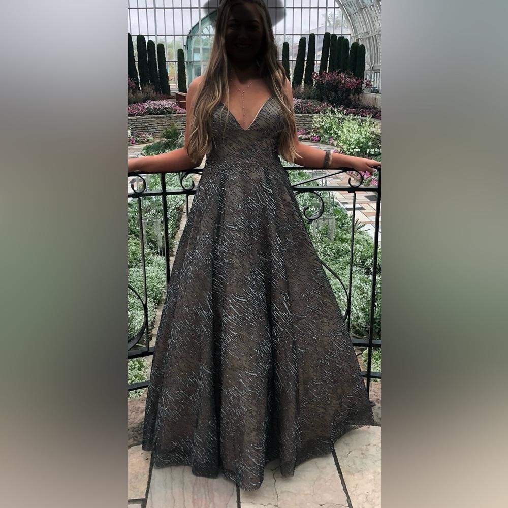 JOVANI PROM/BALL GOWN SIZE 8